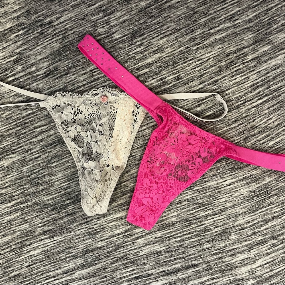 VS & PINK Thongs